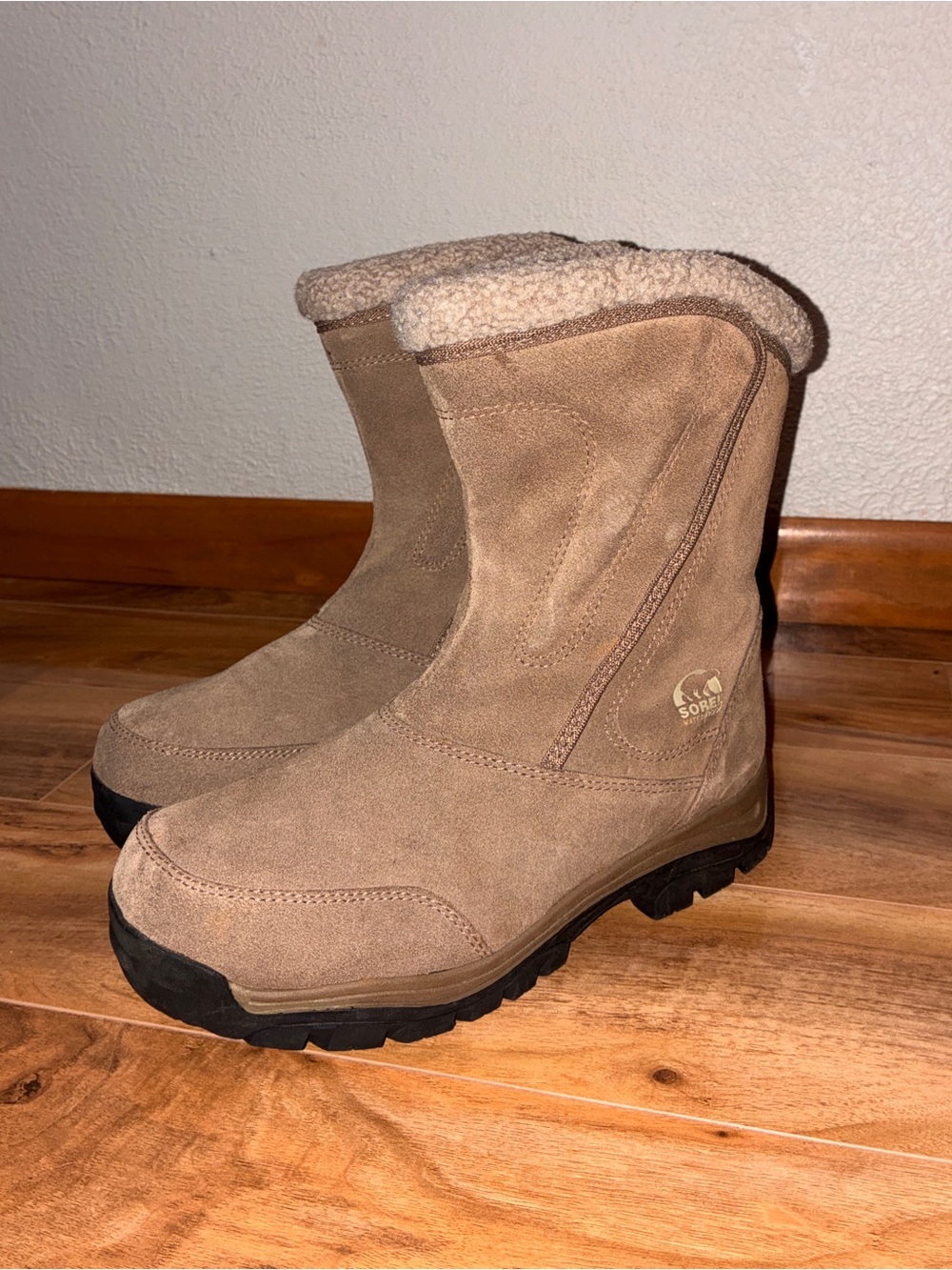 Sorel Women’s Waterfall Boots - size 8.5